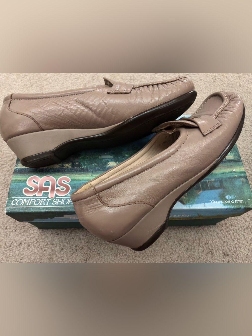 SAS women’s Easier SlipOn Loafers - size 8 WW(double wide) Mocha